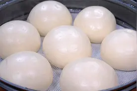 蒸馒头是开水还是冷水上锅？关火后要闷吗？这么蒸个个白胖不回缩视频封面