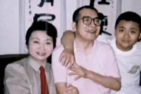 陈由伟步入大学后，还是选择了数学专业，拉近了他与父亲的距离视频封面
