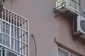 母亲棍打亲生儿子，孩子从五楼一跃而下 #犯罪 #视频封面