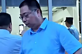 进不了自己公司？宝能集团董事长姚振华到厂区调研遭拒，厂区回应视频封面