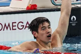 太刺激！慢镜还原潘展乐最后20米大逆转绝杀夺冠，孙杨傻眼了视频封面