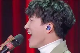 周深飙高音震撼人心合集：就法语唱花腔这段，颤的喉结都在抖！视频封面