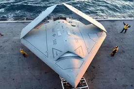 舰载无人机的标杆，曾被认为是第6代机方向，X47B“咸狗”视频封面