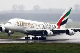 A380能坐下800人，为什么只选择500座布局？视频封面