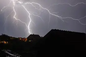 雷阵雨+大风！北京发布雷电蓝色预警视频封面