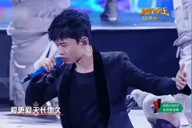 谢娜张杰夫妻合唱《天下》，一开口就嗨爆全场，台下观众都沸腾了