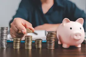 职业背债人的生意经：3个月躺赚200万，代价是“一辈子老赖”视频封面