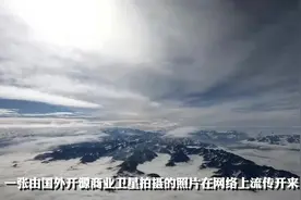 辽宁舰靠泊三亚港，与山东舰罕见会师，双航母打击群形成战略威慑