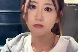 灰色卫裤男生就不该出门