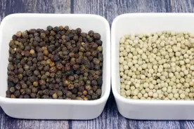 黑胡椒和白胡椒一字之差，用途却完全不同，厨师：很多人不懂瞎用视频封面