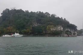跟着课本去旅游，小雨天泛舟漓江，观两江风景象鼻山成了最大亮点图片