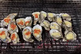 广东18年烧烤店教你生蚝灵魂吃法，还获奖无数？试下就知～