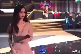 当年baby参加韩国颁奖礼，一袭粉色连衣裙，美的让人心醉！太长！视频封面