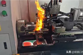 一体烧制玻璃口杯图片