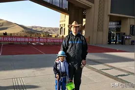 库木塔格沙漠风景区图片