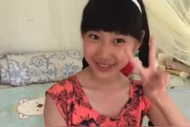 姐姐练习唱日文歌曲《恋爱循环》，中间唱错了满屏小尴尬