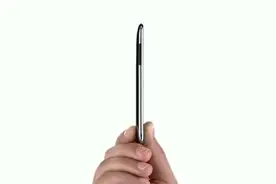 iPod touch2007年上市当年也是火的一塌糊涂加上苹果皮可以打电话视频封面
