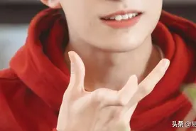 让你嘴角不自觉向上扬起的人儿是谁啊图片