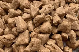 这样炸出的豆腐果就是有点油，趁热吃还是好吃的！视频封面
