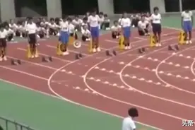 小学生100米短跑跑在12秒以内，这绝对是未来短跑冠军了视频封面