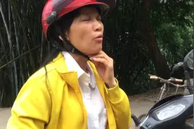 肚子疼死我了，都拉空难受，腰伸不直愁眉苦脸的小兰