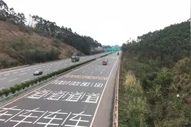 兰海高速南宁到北海路段，广西最好的高速公路。