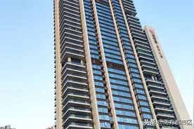 深圳宝安区这栋纸片楼太薄了，太吓人了，给我一个亿都不敢住图片