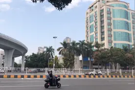 前两天银行卡被锁了今天去银行看看能不能解锁，不然就要饿肚子了视频封面