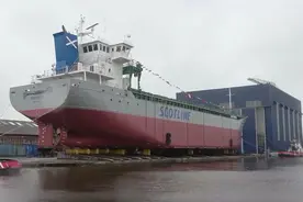 十个最震撼的大型轮船下水巨浪/失误！视频封面