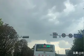 黑云压城，暴雨来临图片