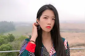 搞笑喜剧，农村姑娘去找工作，面试官问她：李字少了木是什么字？视频封面