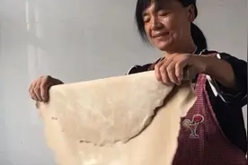 这才是红薯面手擀面的正确做法，究然好吃的老公，明天还让吃视频封面