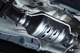 如果把三元催化器拿掉，汽车的油耗是增加了还是降低了呢？图片