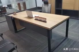 办公家具隔断。班台，礼堂椅，职员椅，工位文件柜图片