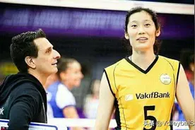 太尴尬！朱婷一上场对手竟不会打球！恩师古德蒂很生气！视频封面