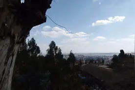 骑摩托航拍小喜村和昆明西收费站看看进出昆明车辆的情况视频封面