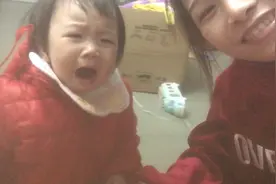 宝妈上班去，宝宝撕心裂肺地哭，可怎么办视频封面