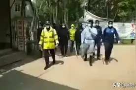 看看在国外，如果不戴口罩，会怎么样！绝对意想不到视频封面