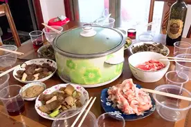 防止疫情扩散大年三十自己在家做年夜饭视频封面