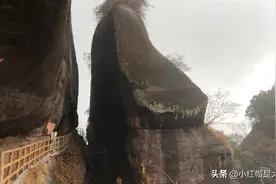 大脸猫带着口罩去丹霞山 看奇观 阳元石 一线天 小心脏扑通了全程视频封面