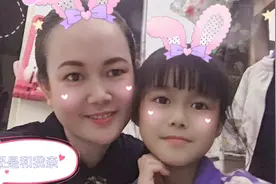 琴姐自己没女儿，外面认了个干女儿，当干妈的味道真好