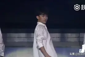 易烊千玺自编舞蹈tell me why 腹肌太抢眼了视频封面