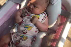 两个月大的宝宝，肚子鼓起很高有点吓人，这是怎么了？