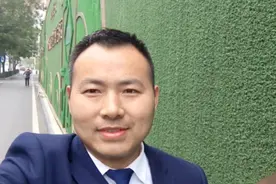 在武汉做了两年保安工资涨到5000 看看我们免费的工作餐吃的啥
