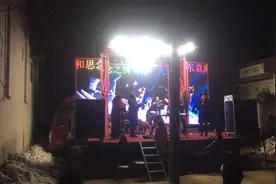 实拍河南农村白事风俗，晚上还有唢呐演出，你们那里有这风俗吗？视频封面