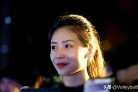 “最美女排二传”职业生涯十佳球！最后一球竟与朱婷有关！视频封面