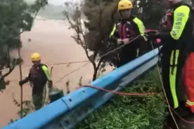 五乡镇一村庄被大水围困