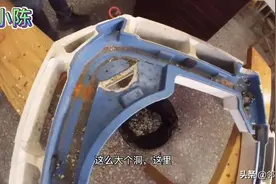 安装才一年的空调，居然漏水！小伙拆后原因竟是这样的！视频封面