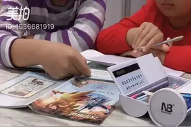 暖心哥哥辅导妹妹作业视频封面