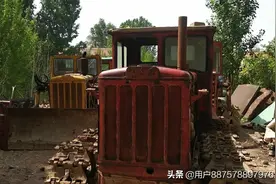 东方红75链轨车  13964444192图片